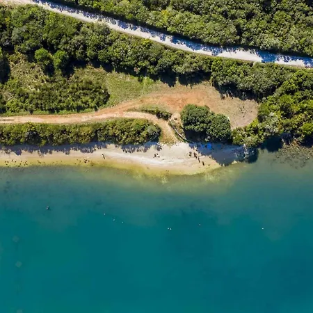 Apartmán Cozy With Spacious Garden