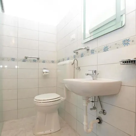 Cozy With Spacious Garden *