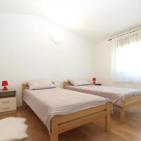 Apartmán Cozy With Spacious Garden *