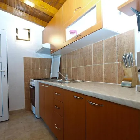 Apartmán Cozy With Spacious Garden