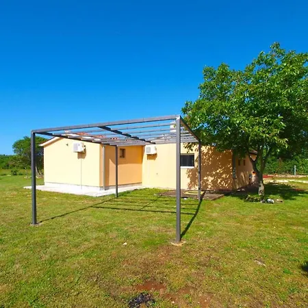 Apartmán Cozy With Spacious Garden *