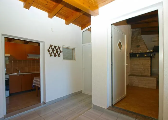 아파트 Cozy With Spacious Garden *