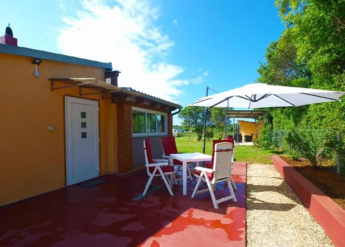 아파트 Cozy With Spacious Garden *