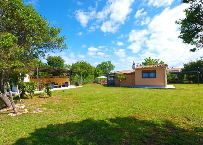 Lejlighed Cozy With Spacious Garden Banjole