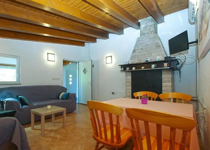 Cozy With Spacious Garden Lejlighed *
