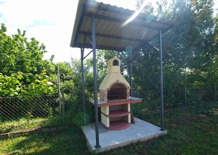 Cozy With Spacious Garden Lejlighed